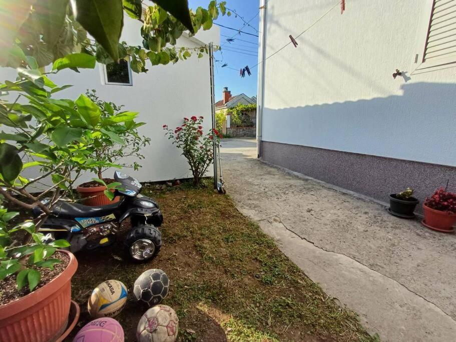 Apartmán Cozy, Fully Equipped, Free Parking&Wifi, Quiet, 2Bd Podgorica Exteriér fotografie
